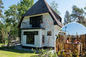 Luxe villa voor 8 personen met hottub gelegen op vakantiepark midden op de Veluwe