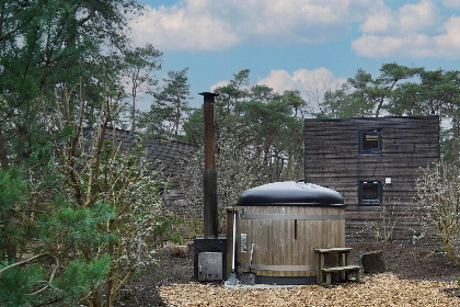 007 Tiny House voor 4 personen op vakantiepark Beekbergen midden op de Veluwe