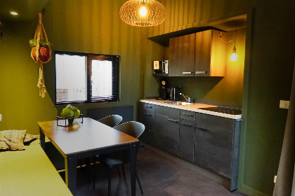 008 Tiny House voor 4 personen op vakantiepark Beekbergen midden op de Veluwe