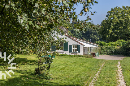 007 Prachtig gelegen 10 persoons vakantieboerderij in Berg en Dal