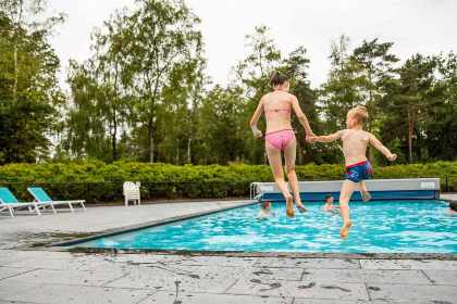 008 Heerlijk 4 persoons vakantiehuis met Hottub en Sauna op vakantiepark 't Gelloo