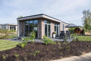 Modern 6 persoons chalet in de bossen in Ede