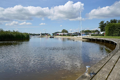 002 Comfortplaats   aan het water