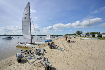 014 Comfortplaats   aan het water