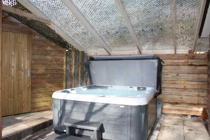 003 4 persoons vakantiehuis met heerlijke prive bubbelbad en sauna in de bossen op de Veluwe