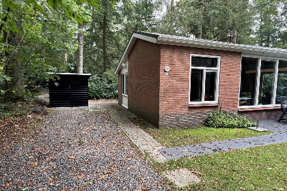 012 Luxe 4 persoons vakantiehuis met bubbelbad in de bossen nabij Epe op de Veluwe