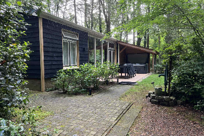 005 Luxe vakantiehuis geschikt voor 4 volwassenen en 2 kinderen met Bubbelbad op de Veluwe