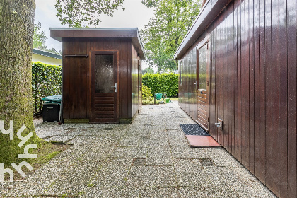 010 5 persoons bungalow met omheinde tuin en privacy op de Veluwe met een zwembad op het park