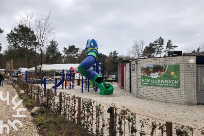 031 5 persoons bungalow met omheinde tuin en privacy op de Veluwe met een zwembad op het park