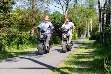 016 Luxe 4 persoons vakantiehuis met hottub nabij Garderen op de Veluwe