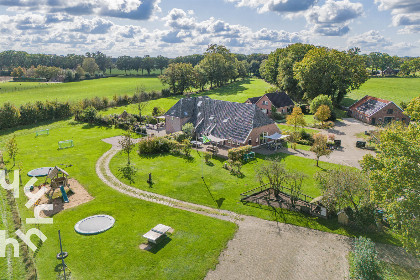 044 Heerlijke 15 persoons vakantieboerderij met gratis WiFi in Halle