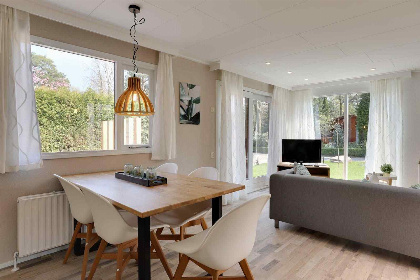 001 Chalet voor 5 personen met zonnige ligging op een vakantiepark op de Veluwe