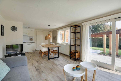 008 Chalet voor 5 personen met zonnige ligging op een vakantiepark op de Veluwe