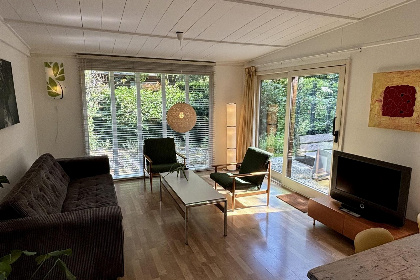 007 Retro Lodge voor 4 personen op een vakantiepark op de Veluwe