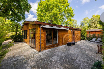 001 Ruime 4 persoons houten lodge op de Veluwe