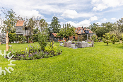 016 Prachtig10 persoons vakantiehuis met sauna, ruim en modern ingericht in de Achterhoek