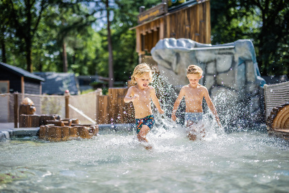 042 4 persoons chalet op vakantiepark de Rimboe in Hoenderloo op de Veluwe