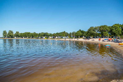 012 Beach House voor 4 personen op vakantiepark Bad Hoophuizen aan het Veluwemeer