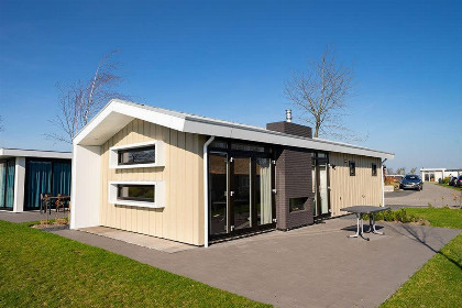 005 Comfortabel 4 persoons chalet op een vakantiepark aan het Veluwemeer