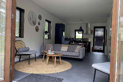 006 Luxe en modern vakantiehuis voor 4 2 personen op vakantiepark Bad Hoophuizen