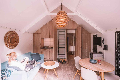 005 Sfeervolle 2 persoons Tiny House op vakantiepark Bad Hoophuizen aan het Veluwemeer