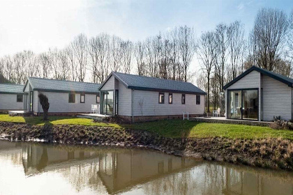 012 Knus 4 persoons chalet op een vakantiepark aan de Maas