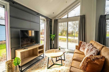 008 Luxe 6 persoons vakantiehuis op een vakantiepark aan de Maas