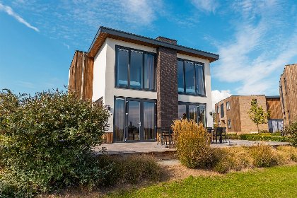 002 Maas Villa Havenzicht | 10 personen