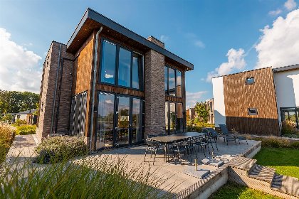 001 Maas Villa Waterzicht met Sauna | 10 personen