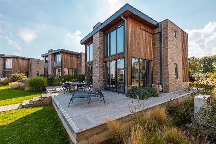 002 Maas Villa Waterzicht met Sauna | 10 personen