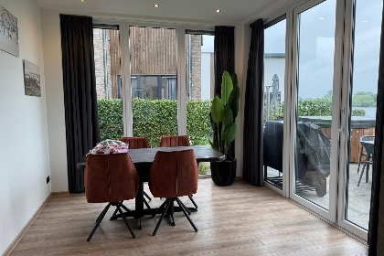 005 Maas Villa Waterzicht met Wellness | 10 personen