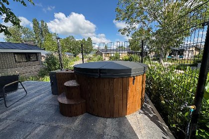 004 Weide Lande met hottub | 4 personen