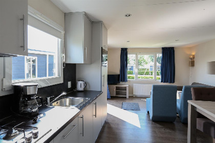 008 4 persoons chalet met hottub op een vakantiepark in Lathum met vele faciliteiten