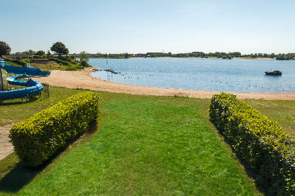 006 Comfortplaats aan het water