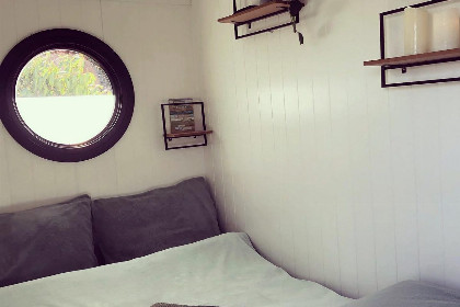 002 De Witte Woonboot | 2 personen