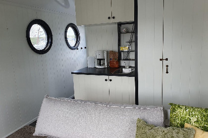 009 De Witte Woonboot | 2 personen