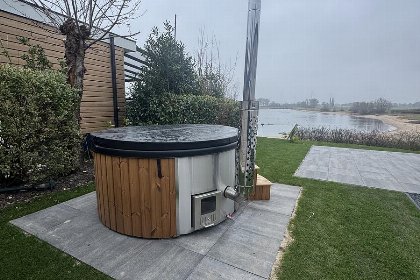016 Heide Lodge aan het water met hottub | 6 personen