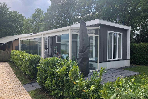 Knus 4 persoons chalet met vaatwasser op vakantiepark Rhederlaagse Meren