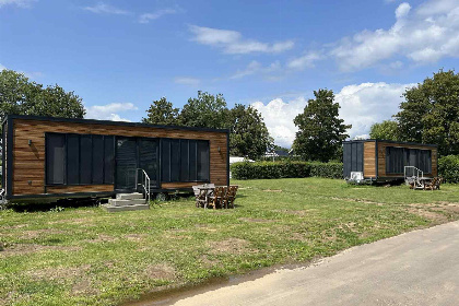 003 Knusse 2 persoons Tinyhouse op Recreatiepark de Rhederlaagse Meren, Gelderland