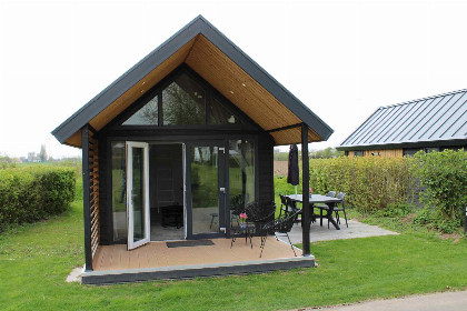 003 Tiny House voor 4 personen op recreatiepark Rhederlaagse Meren in Lathum