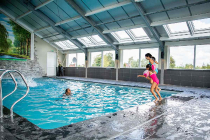 030 12 persoons vakantiehuis met prive zwembad, bubbelbad en sauna op Residence Lichtenvoorde