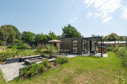 007 Batenburgh Deluxe met Hottub 