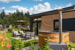 Cannenburch Deluxe met Hottub 