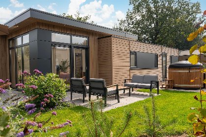 001 Cannenburch Deluxe met Hottub 