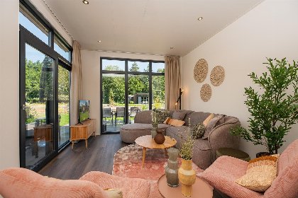 002 Cannenburch Deluxe met Hottub 