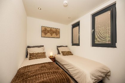 008 Cannenburch Deluxe met Hottub 