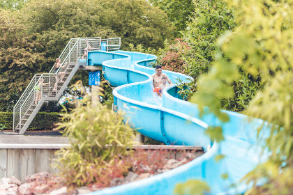 025 Comfortabel vakantiehuis voor 4 personen met hottub gelegen op een vakantiepark in Lieren