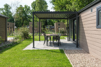 003 Doornenburg Lodge Comfort met Hottub 