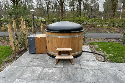 015 Doornenburg Lodge Comfort met Hottub 