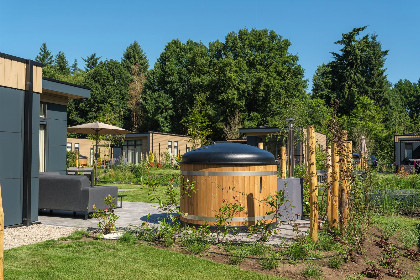 001 Essenburgh Deluxe met Hottub | 6 personen